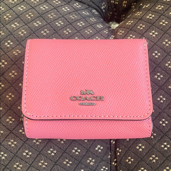 Coach Pink Compact Leather Wallet - Picture 1 of 5